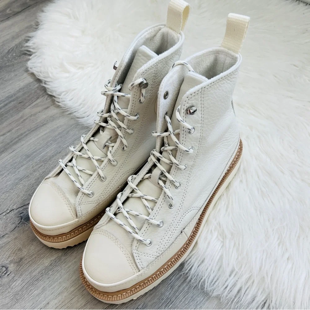 NWT Converse Chuck Taylor Crafted Boot Women’s Shoes - Picture 2 of 9